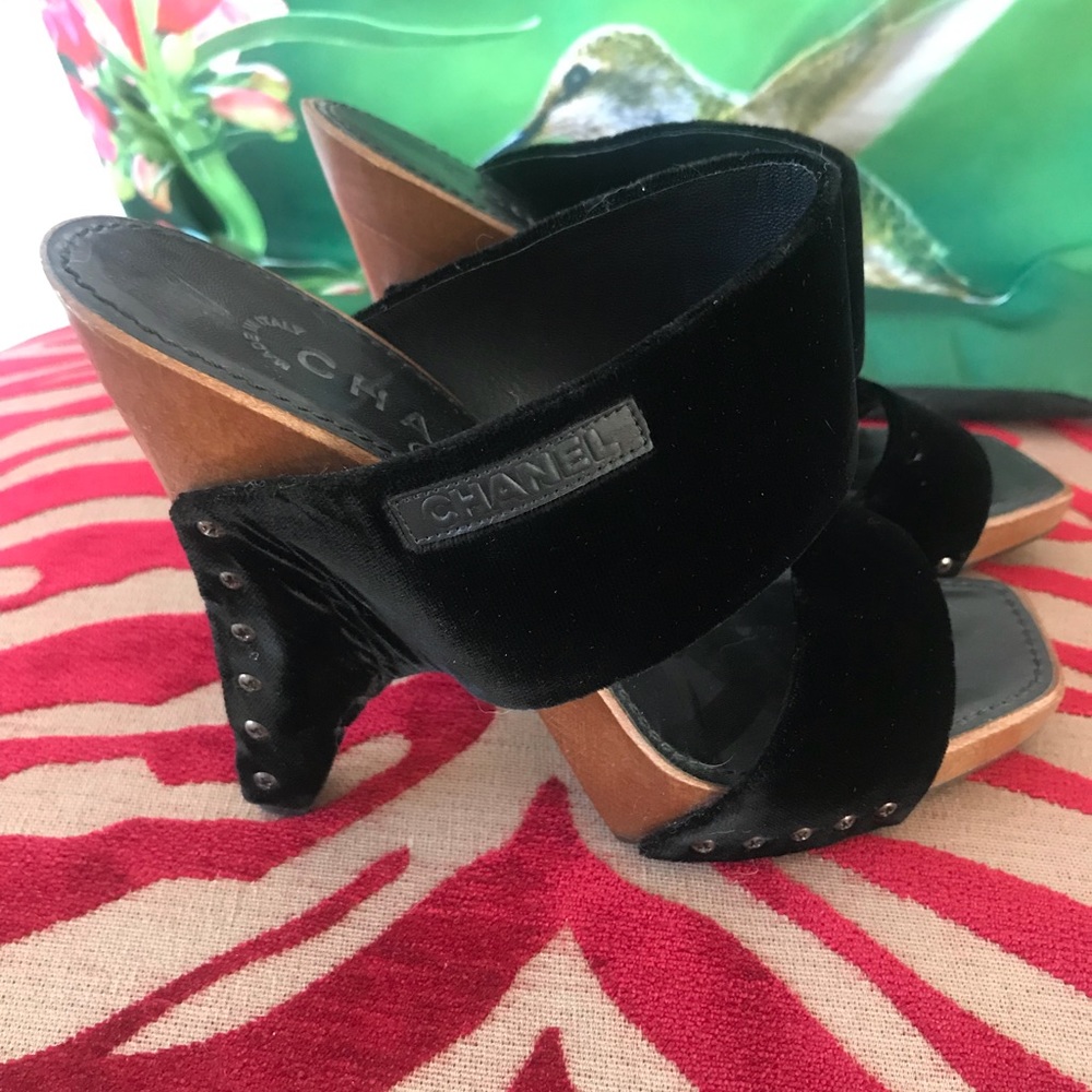 Chanel velvet logo Shoes clogs NIB